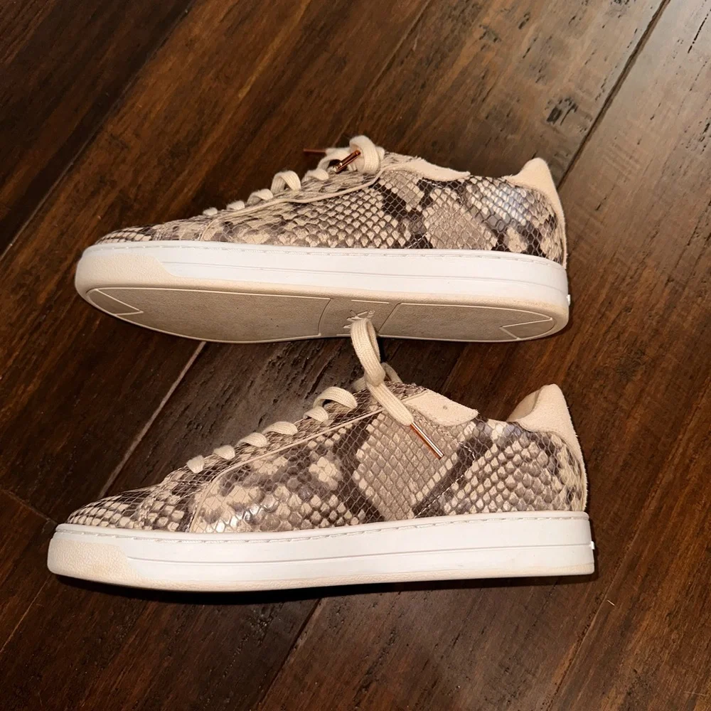Michael Kors Keating Snake Print Leather Lace Up Casual Sneakers Size 6.5